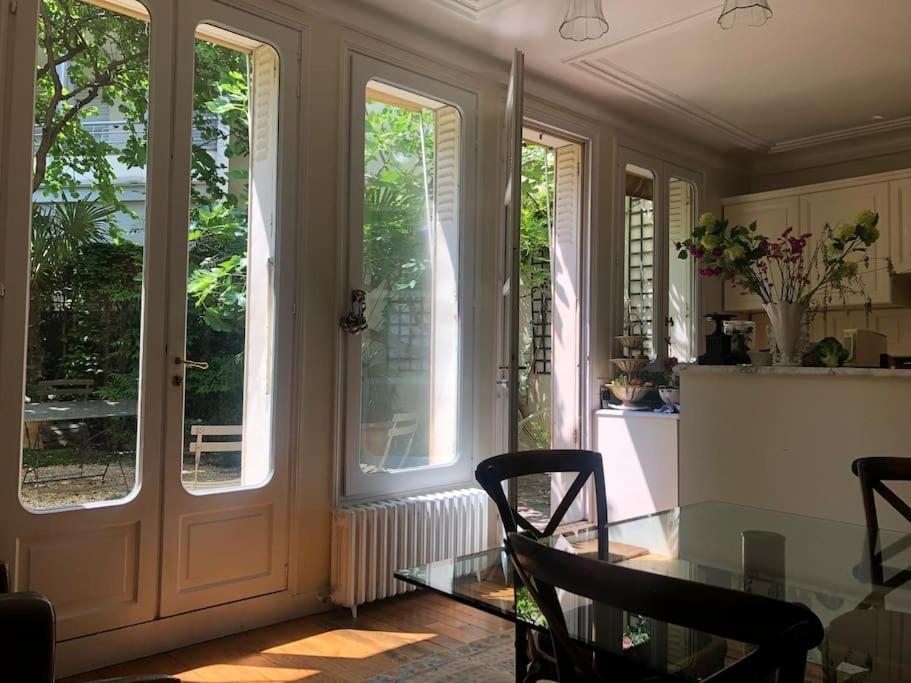 Villa Maison Avec Jardin, Centre, 5 *