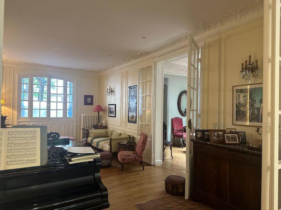 Villa Maison Avec Jardin, Centre, 5 *